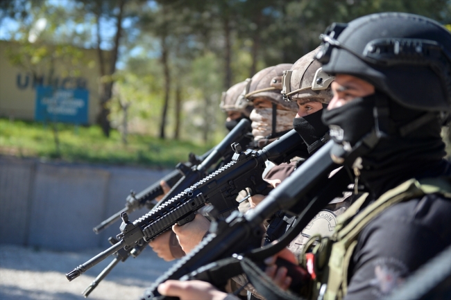 Özel harekat timlerinden gerçeği aratmayan tatbikat